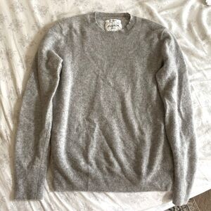 Grey cashmere crew neck sweater